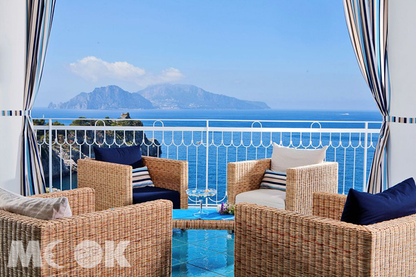 義大利卡布里島，充滿古代神話的神秘色彩加上陽光海岸讓情人相處更具浪慢氛圍。(圖片提供／Hotels.com）