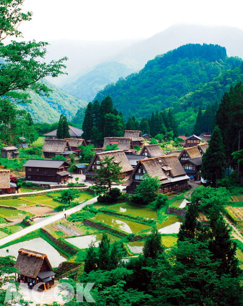 完整的合掌村建築是非常珍貴的文化遺產。（圖片提供／墨刻編輯部）