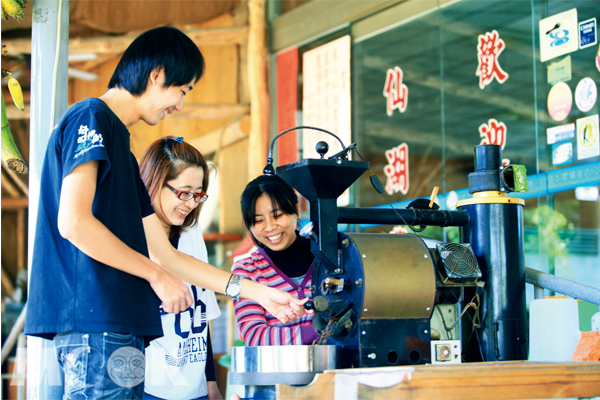 可以在仙湖農場內，體驗完整的咖啡製程。(圖片提供／墨刻編輯部)