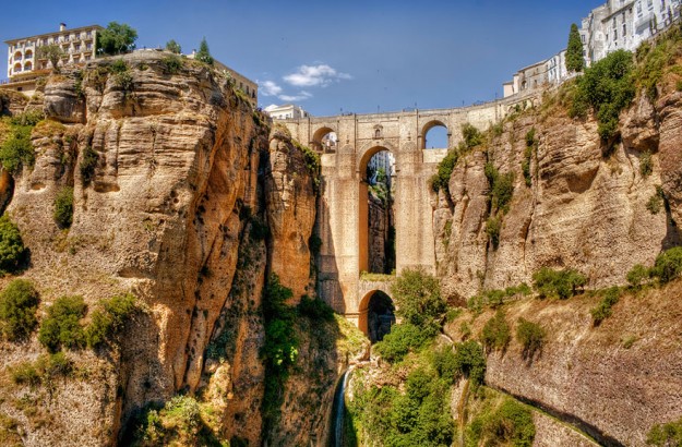 Ronda, Malaga, Spain (圖片來源／boredpanda）