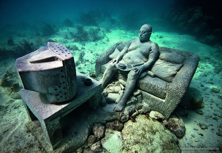 墨西哥的水中美術館，人像雕刻以真人形貌打造，讓人驚嘆。(圖片來源／Jason deCaires Taylor）