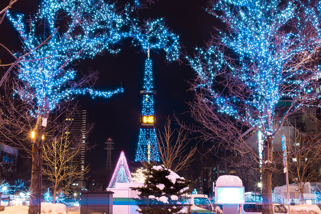 40萬顆燈泡妝點了札幌的繽紛冬夜。(圖片來源／camerashowdown）