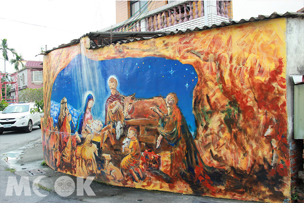 萬金村內有多幅彩繪壁畫，歡迎遊客放慢腳步細細欣賞。（圖片提供／屏東縣政府觀光傳播處）