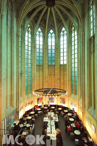 自書塔俯瞰教堂空間。(圖片提供／TRAVELER Luxe旅人誌)