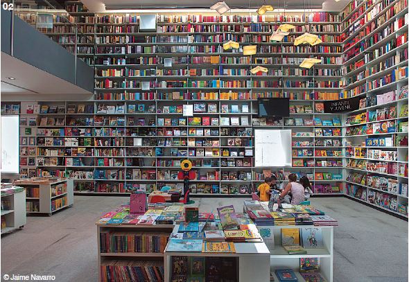 以書本為元素的創意空間裝置。(圖片提供／TRAVELER Luxe旅人誌)