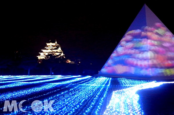 大阪城3D投影光雕秀吸引大批日本國內與國外遊客欣賞。（攝影／MOOK景點家旅遊生活網張盈盈）