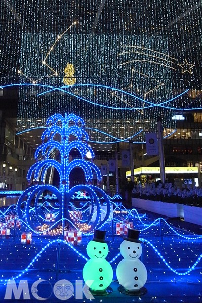 OSAKA STATION CITY時空廣場的「Twilight Fantasy」，展現濃濃冬日聖誕氛圍。（攝影／MOOK景點家旅遊生活網張盈盈）