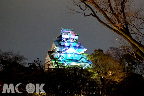 氣勢磅礡的大阪城3D投影光雕秀。（攝影／MOOK景點家旅遊生活網張盈盈）