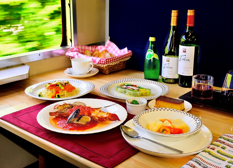 夷隅鐵道推出了義大利風味餐點列車，提供客人不一樣的體驗。(圖片來源／isumirail）