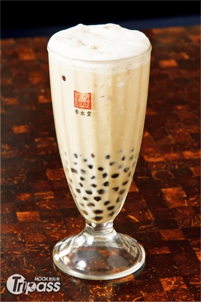 珍珠奶茶是最廣為人知的台灣美食之一。(圖片提供／墨刻編輯部)