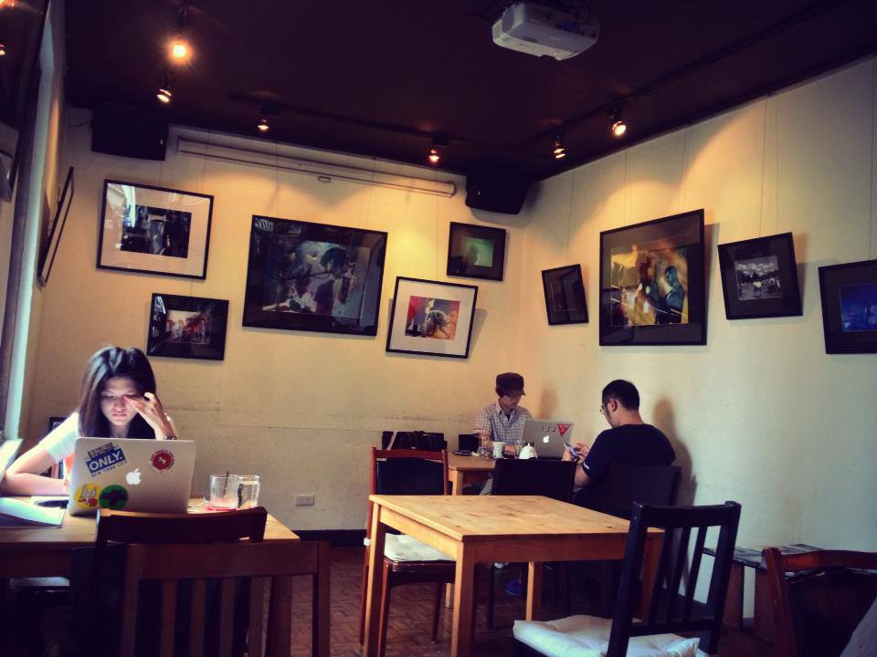 homey’s café不定時舉辦各種展覽。(圖片來源／homey’s café)