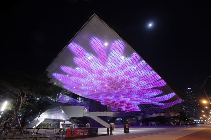 釜山電影中心為全球最大的電影院。(圖片來源／visitkorea)