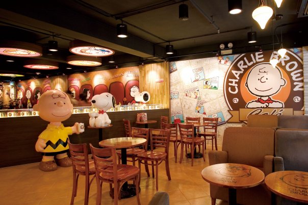 店內可以見到花生漫畫好朋友們，陪大家一起喝玩樂。(圖片來源／CHARLIE BROWN CAFE (Official Page))