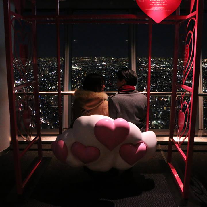 可愛的心型鞦韆，充滿浪漫氣氛。(圖片來源／東京スカイツリーTokyo Skytree)