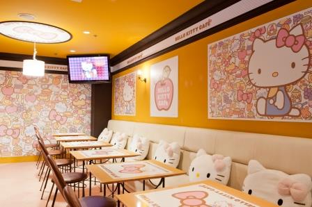 店內洋溢可愛的鵝黃粉紅色調。(圖片來源／nagoya-info)