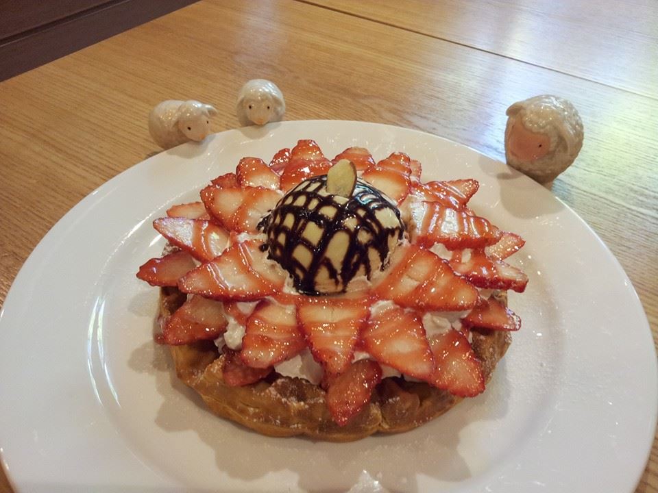 人氣甜點Berrynana Waffles!(圖片來源／Thanks Nature Cafe)