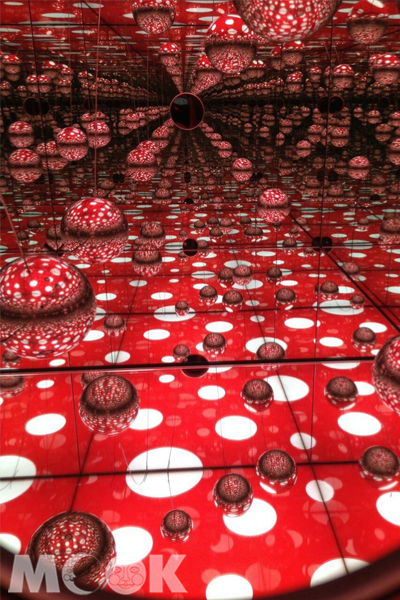 《圓點執念》(Dots Obsession, 2015)。(圖片攝影、提供/ T+ )