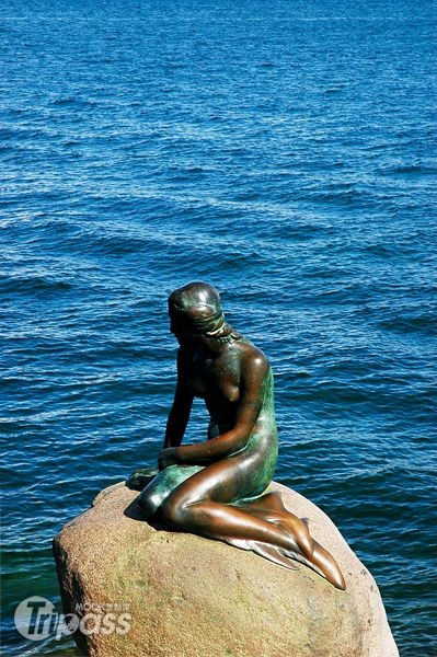 美人魚銅像。（圖片提供／墨刻出版社）