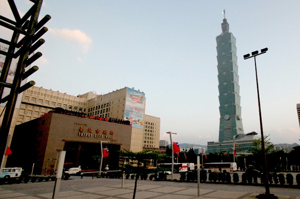 連假首日，台北市政府透過市民童樂會與台北市民互動。(圖片來源／台北市政府)