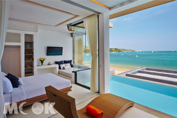 普吉島班德拉別墅 (Bandara Villas Phuket) 飯店客房住宿可享5.5折優惠，每晚NT$14,748起*。（圖片提供／Hotels.com）