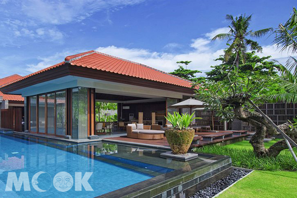 峇里島麗晶沙努爾飯店 (Fairmont Sanur Beach Bali) 飯店客房住宿可享8折優惠，每晚NT$ 9,952起*。（圖片提供／Hotels.com）