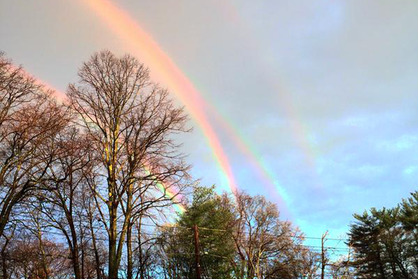 四道彩虹出現在紐約天空。（圖片來源／twitter）