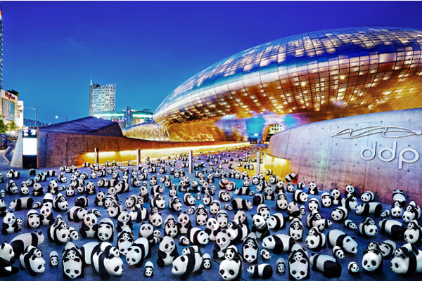 1600隻熊貓自5月23日起到6月底在韓國七個知名景點快閃展出。(圖片來源／visitkorea）