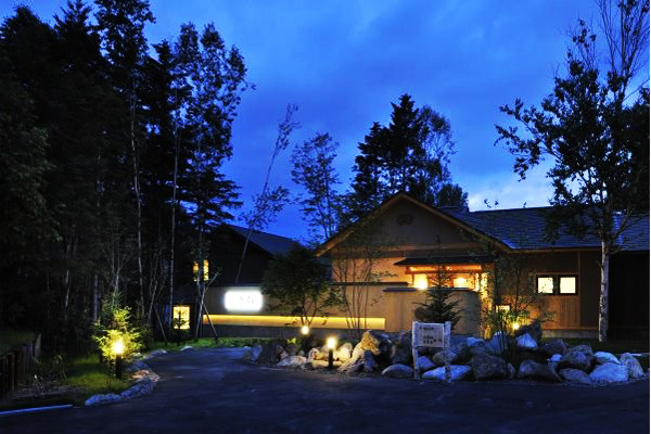 森之旅亭置身山林間，享受傳統日式住宿空間。（圖片來源／Morinoryotei Biei）