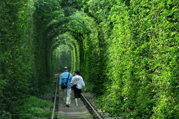 不用跑到烏克蘭，在南京就能找到愛情隧道。（圖片來源／pokkekun）