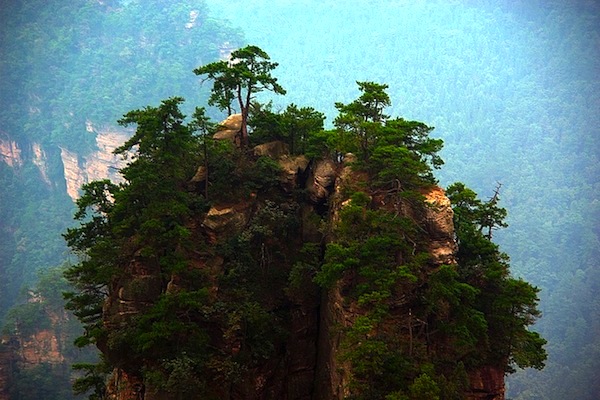 這座山巔宛如阿凡達這部電影中的阿雷路亞山。（圖片來源／Around Globe ）