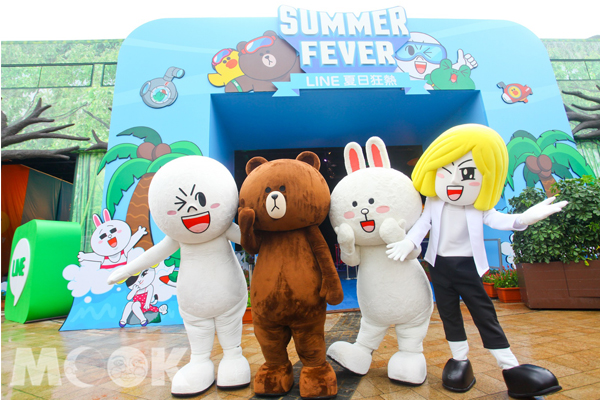 海洋公園夏水禮於2015年7月1日至8月30日期間推出亞洲首個LINE主題玩水派對『LINE夏日狂熱』。(圖片提供／香港海洋公園)