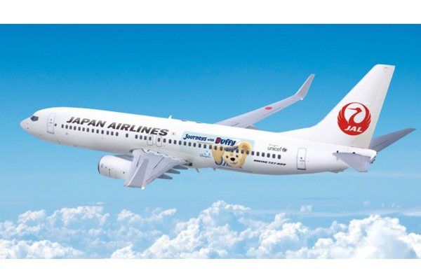 東京迪士尼與日本航空推出達菲熊彩繪機。（圖片來源／press.jal）