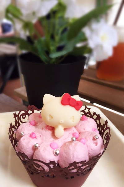 造型可愛的杯子蛋糕。（圖片來源／Hello Kitty Dining Hong Kong）