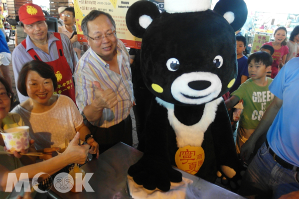 以臺灣黑熊為臺灣特有品種為發想，設計出專屬於寧夏商圈之吉祥物「寧夏熊」。 (圖片提供／台北市商業處）