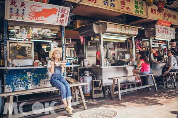 歌手丁噹出書《我愛上的．臺北生活》，描寫她在台北的生活日常散步。(圖片提供／相信音樂)