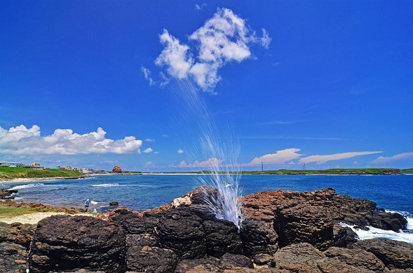 澎湖本島的「風櫃洞」因海水衝擊石塊發出呼嘯聲而得名。(圖片來源/澎湖國家風景區管理處)