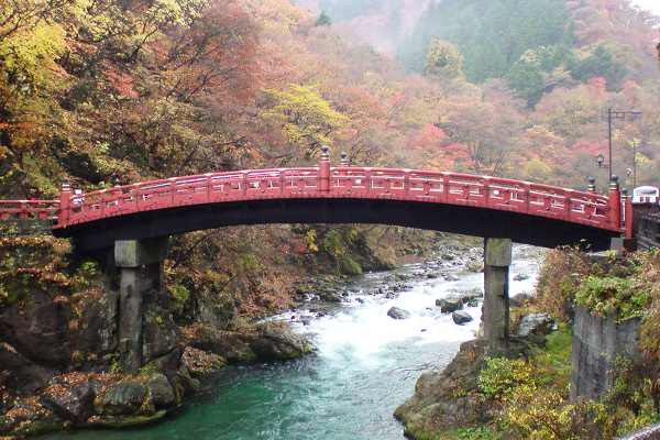 被稱為日本三奇橋之一的「神橋」。（圖片來源／minkara.carview）