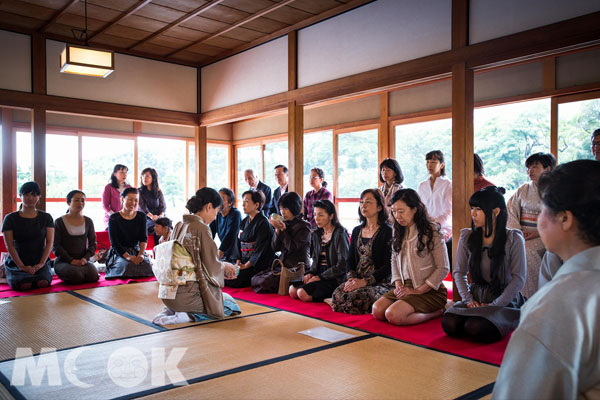 參加者可於「茶室」體驗正統茶會。(圖片提供／東京大茶會2015)