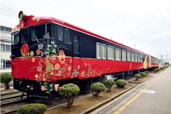 JR西日本推出全新觀光列車「新娘簾子號」。（圖片來源／ishikawa-railway）
