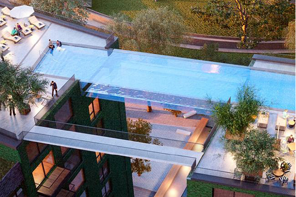 十層樓高的泳池，將天上天下景色通通收進眼底。（圖片來源／dailytelegraph）