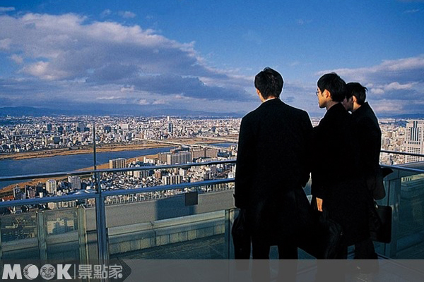 空中庭園展望台可以360度欣賞大阪景色。（圖片提供／墨刻出版社）