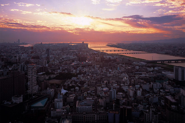 來到展望台將大阪夕陽景色收入眼底。（圖片來源／westin-osaka）