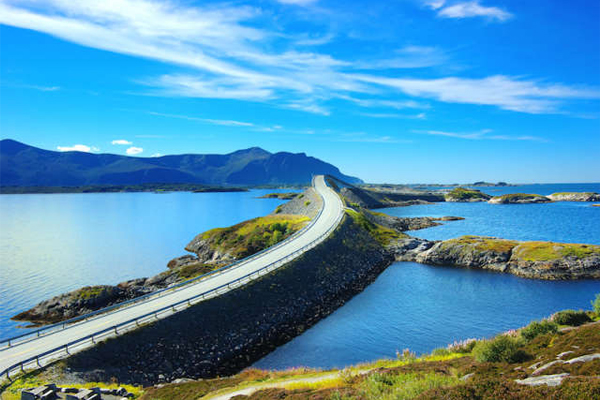 世界上最美的公路在挪威。（圖片來源／roadtrippers）