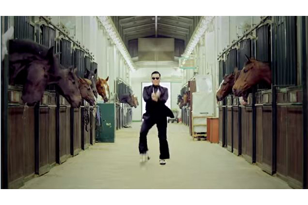 韓國歌手Psy以一首「江南Style」紅遍全球。（圖片來源／Youtube）