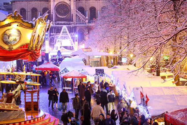 布魯塞爾聖誕市集，只有十幾年的歷史，但聖誕商品、禮物應有盡有!(圖片來源／clickandgo）