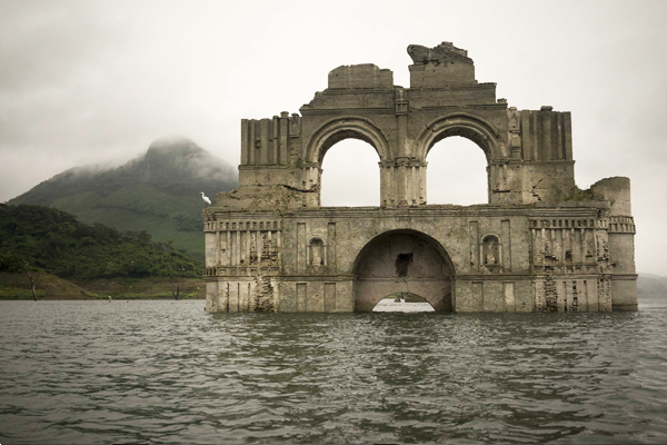 水中教堂見於16世紀中期，後因瘟疫爆發而荒廢。（圖片來源／ASSOCIATED PRESS）