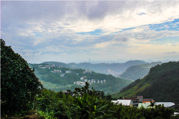 百年古圳觀景平臺遠挑的美景。（圖片來源／台北市大地處）