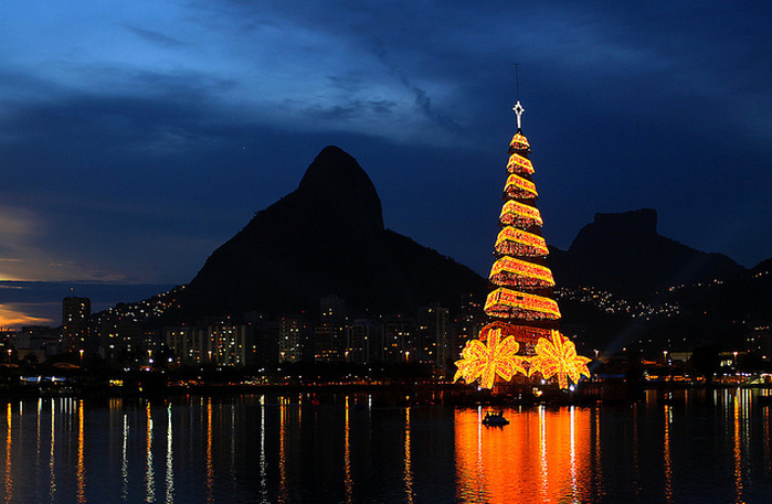 世界最大的水上漂浮聖誕樹。（圖片來源／ontripwire）