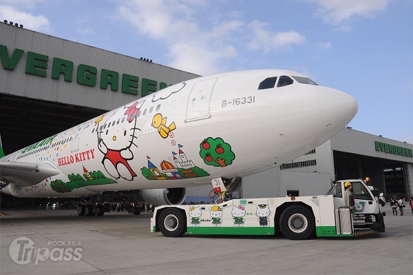 長榮航空HELLO KITTY彩繪機深受乘客喜愛。（攝影／景點家李欣怡）