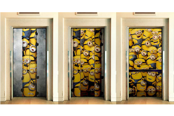 擠爆電梯的小小兵。（圖片來源／Studios Japan official Hotel Universal Port）